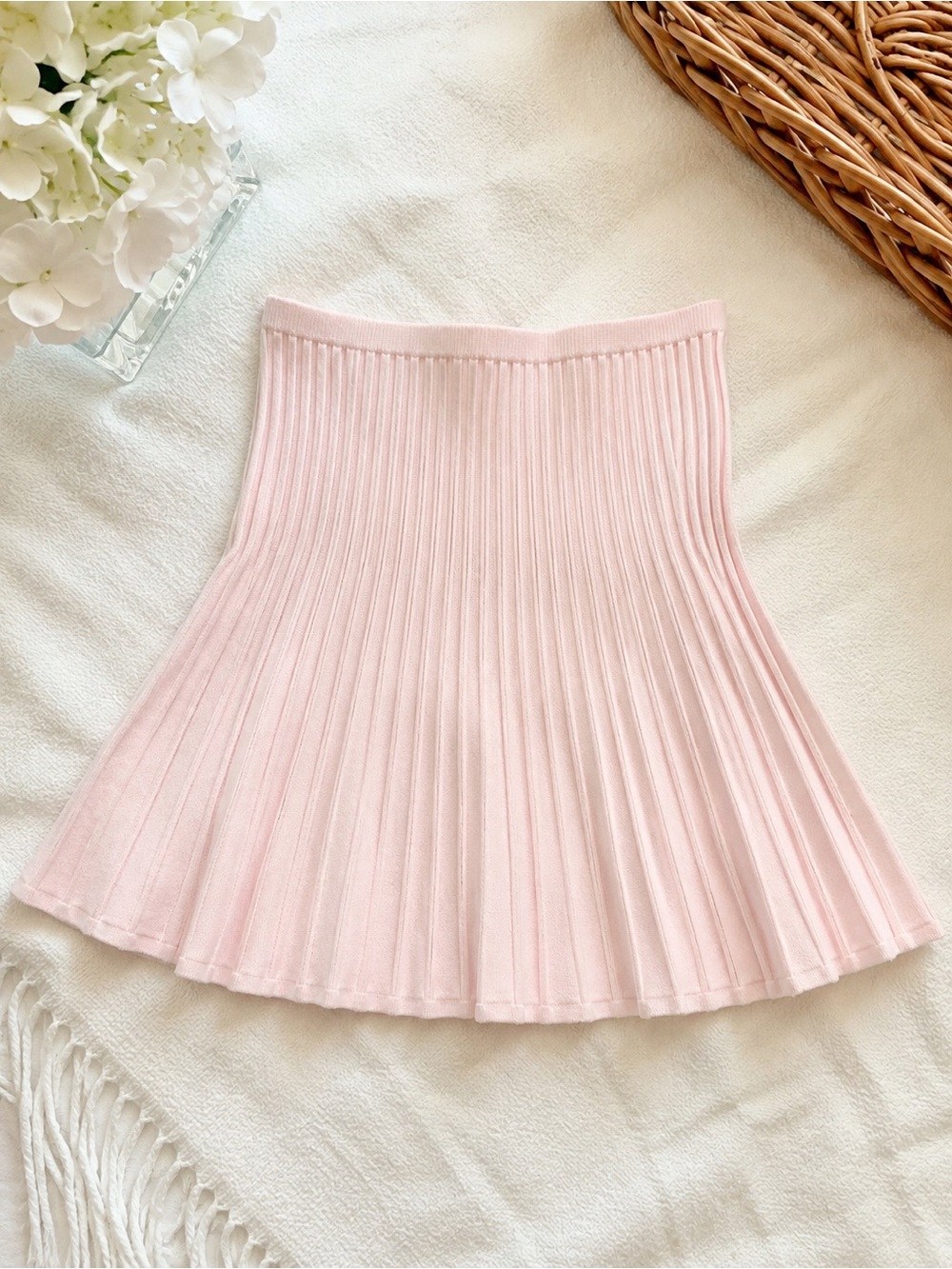 NWOT never worn! Meshki Light Pink Ribbed Pleated Skirt